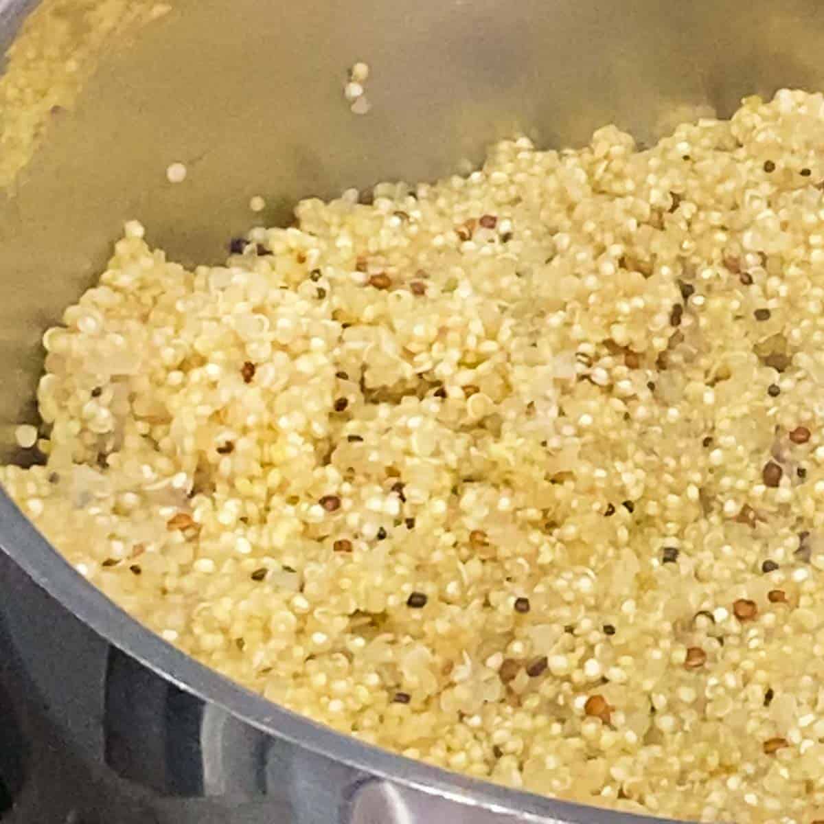 How To Cook Quinoa—The Ultimate Guide! - Foodology Geek